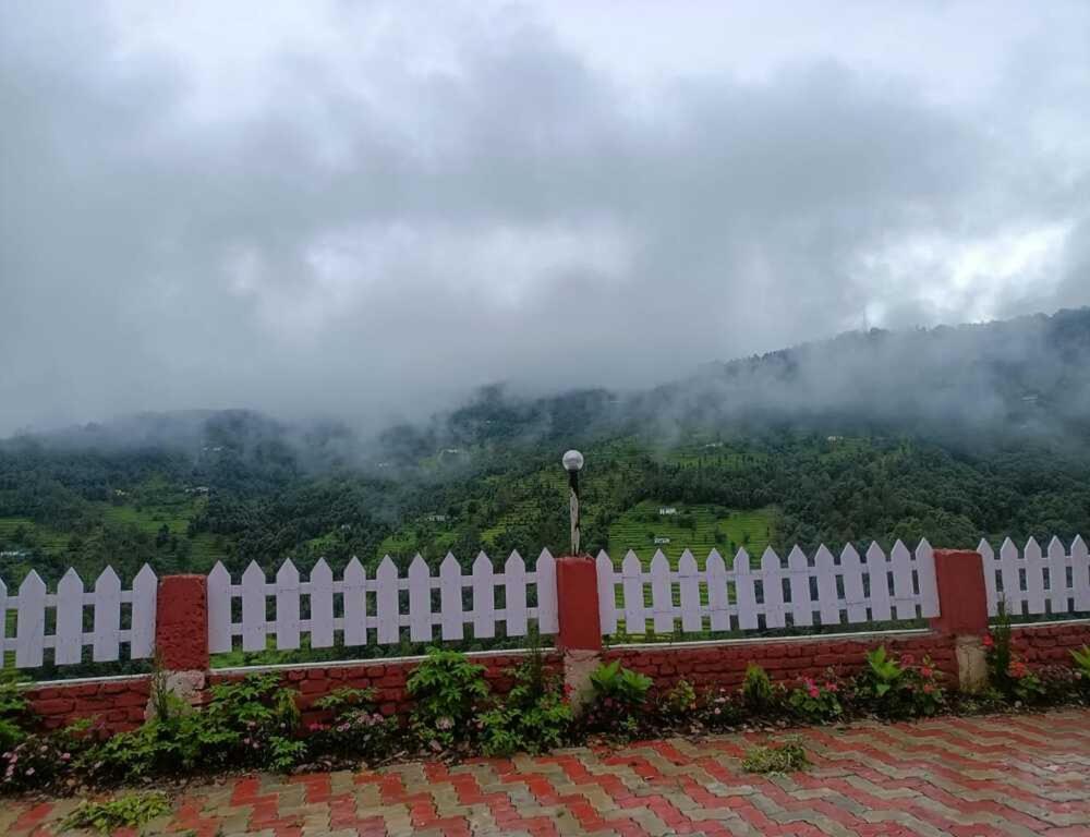 Vanprastha Resorts Dwarahat エクステリア 写真